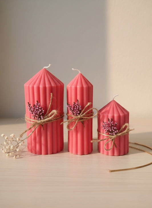 Set Versierde Kaarsen – Pastelrood en Bloemen