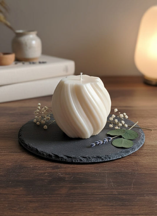 Golvende Kaars – Trendy Accent van Textuur