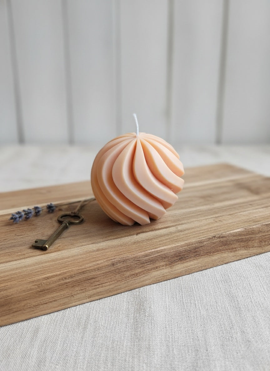 Perzikkleurige Bolvormige Golvende Kaars