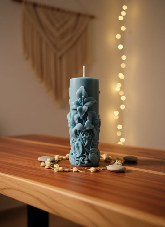 Blauwe Kaars met Bloemmotief